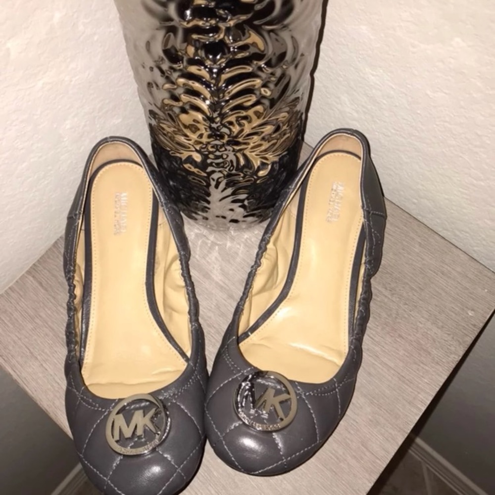 Michael Kors flats! Size 10
